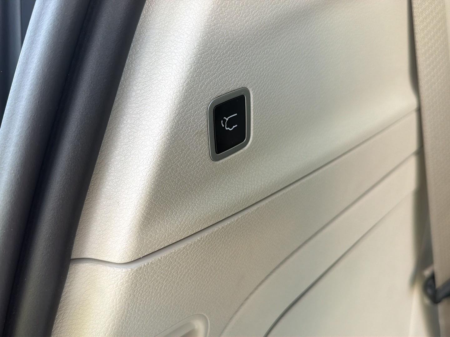 Used 2024 Chrysler Pacifica Van