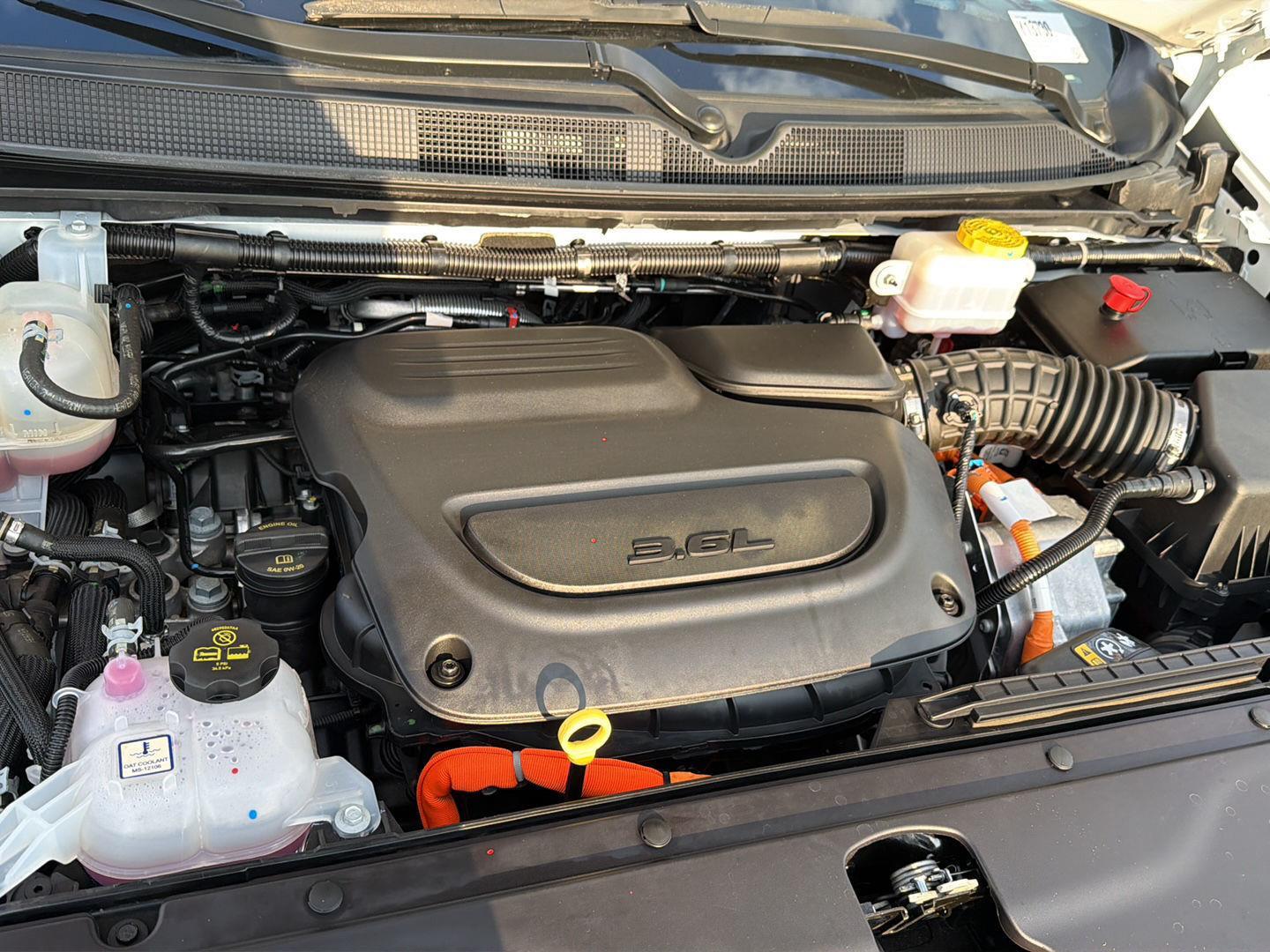 Used 2024 Chrysler Pacifica Van