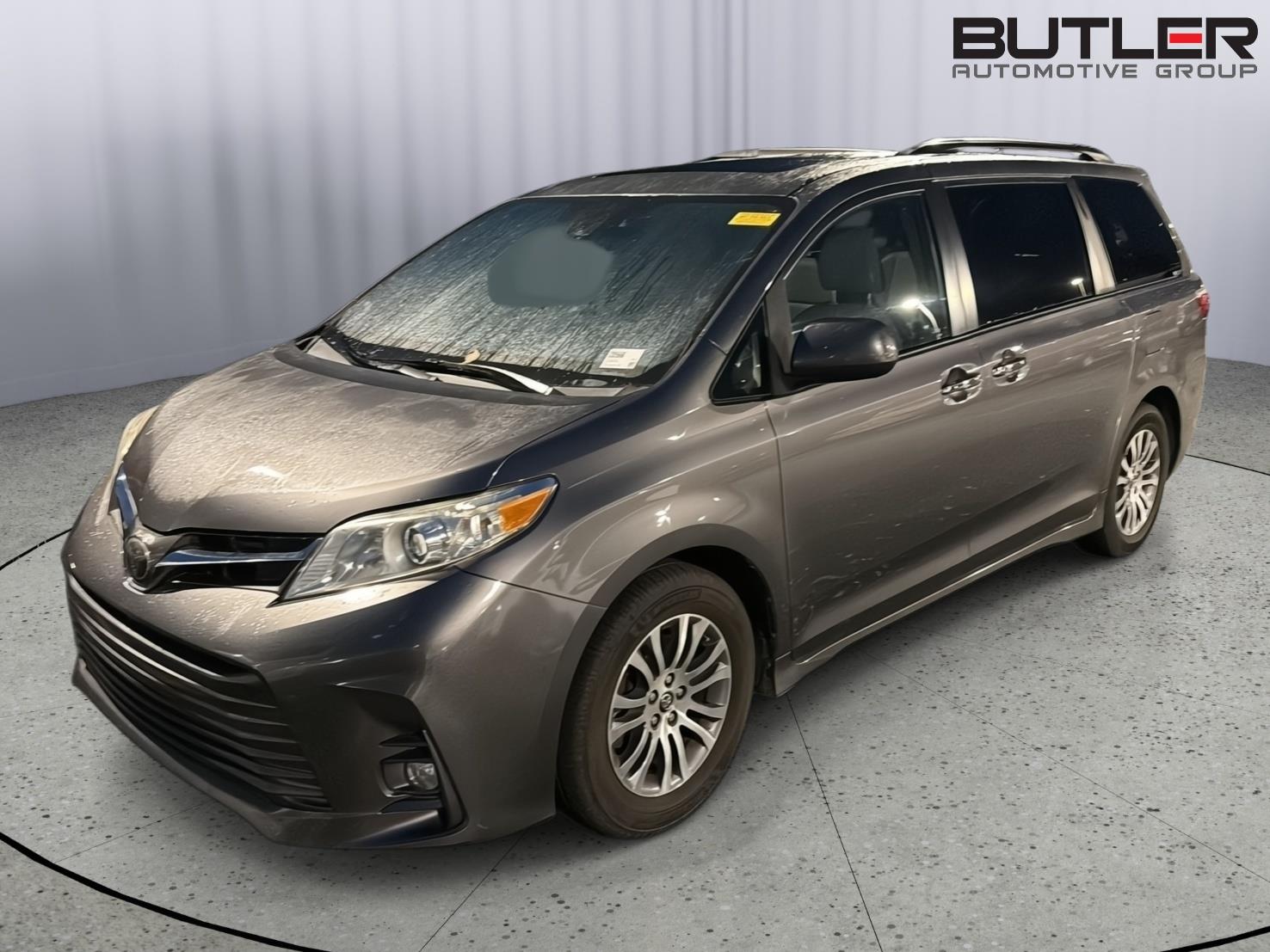 2019 Toyota Sienna XLE 8-Passenger FWD