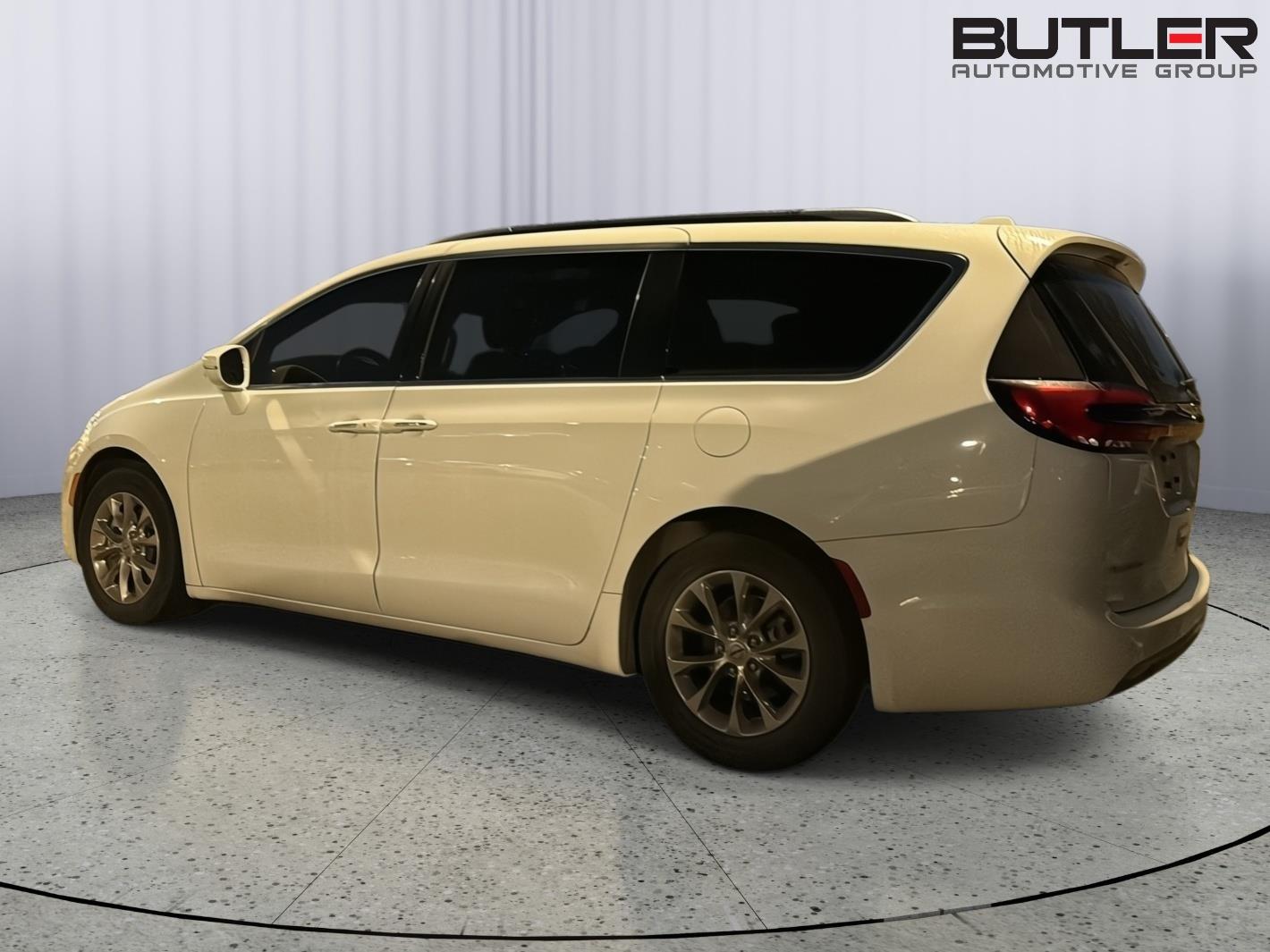 Used 2021 Chrysler Pacifica Van