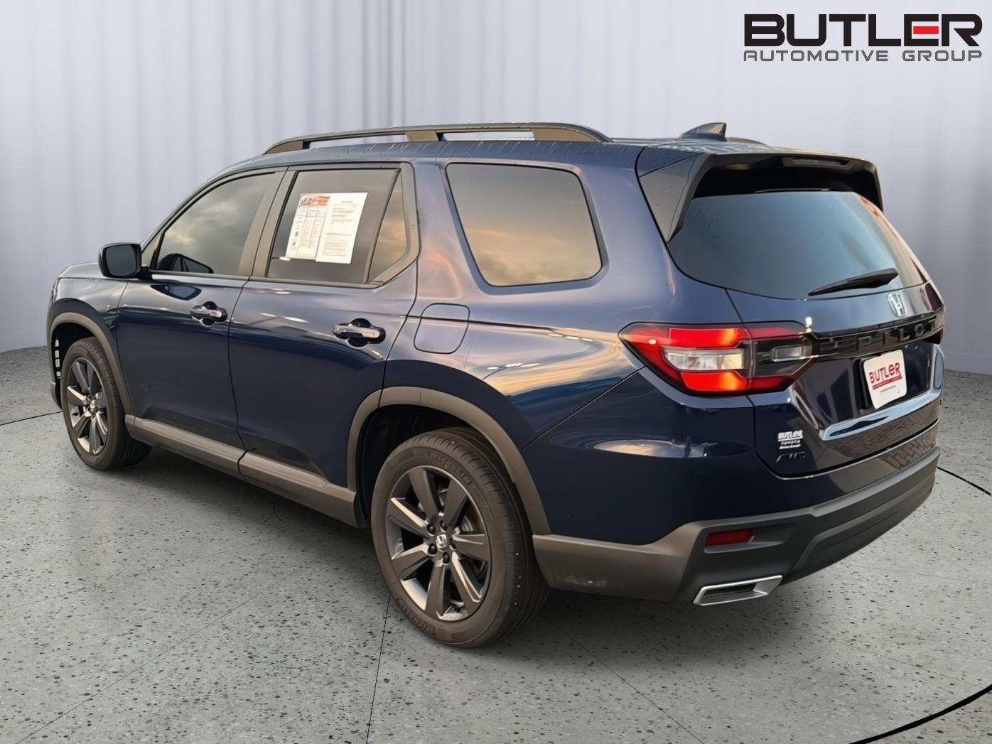 Used 2025 Honda Pilot SUV