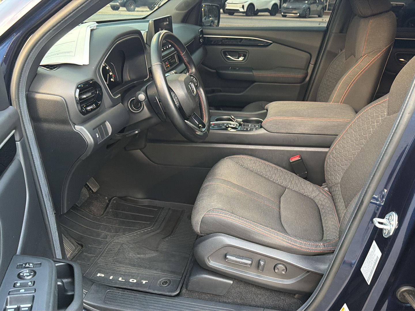 Used 2025 Honda Pilot SUV