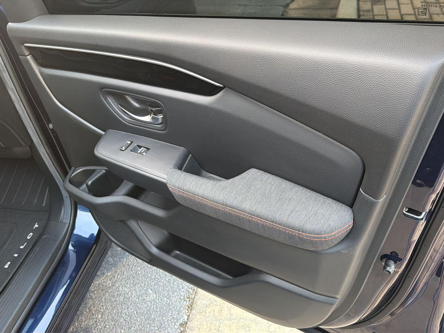 Used 2025 Honda Pilot SUV