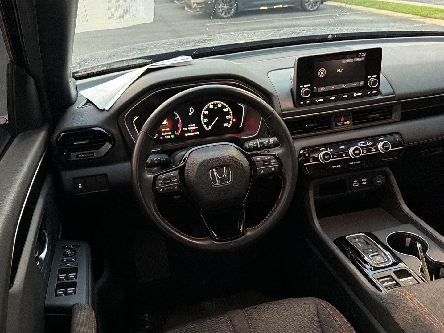 Used 2025 Honda Pilot SUV