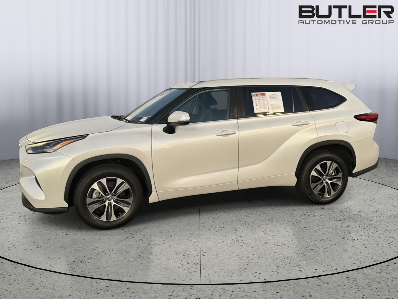 Used 2023 Toyota Highlander Hybrid SUV