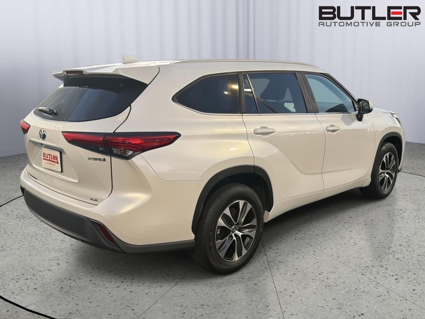 Used 2023 Toyota Highlander Hybrid SUV