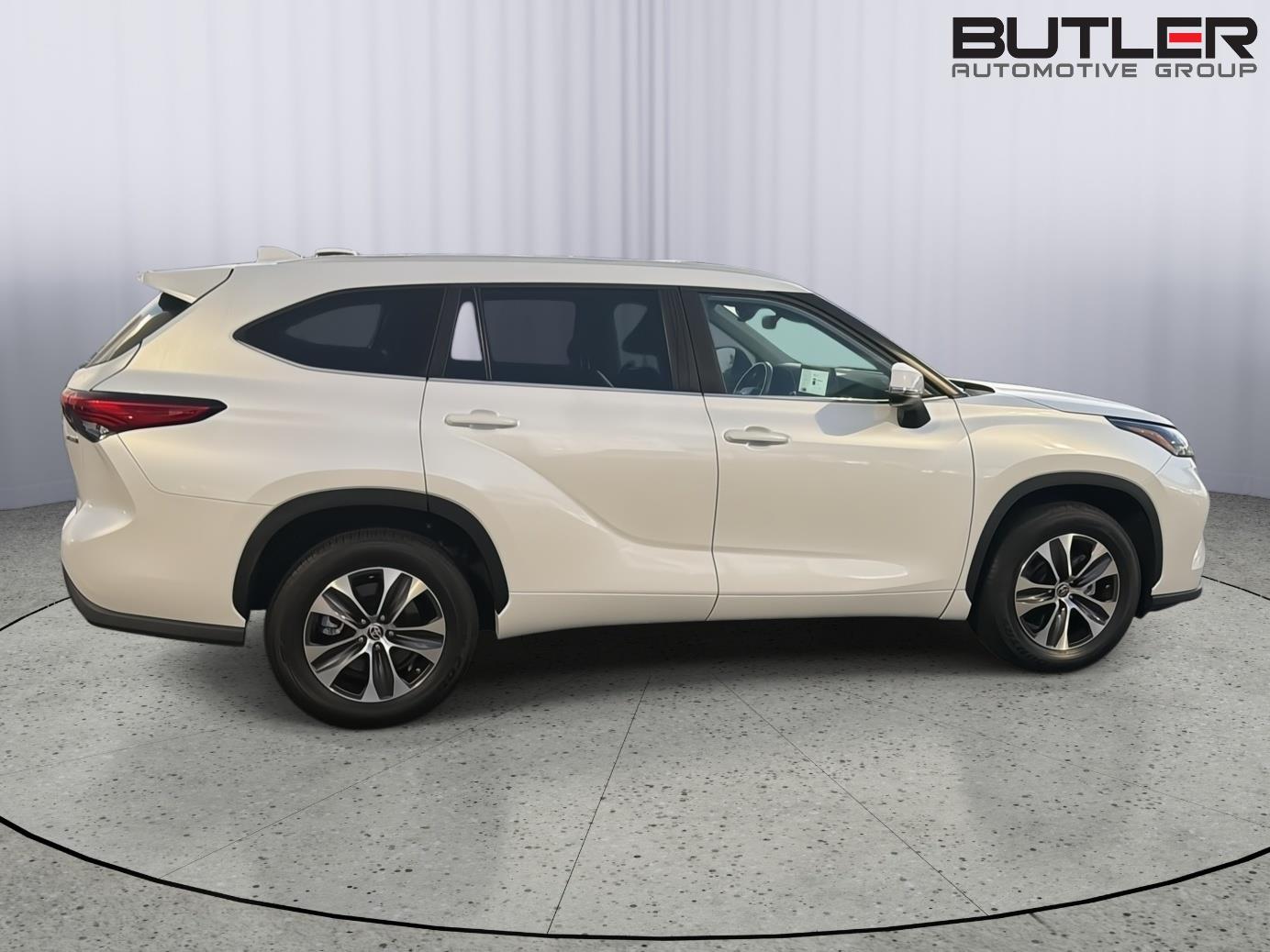 Used 2023 Toyota Highlander Hybrid SUV