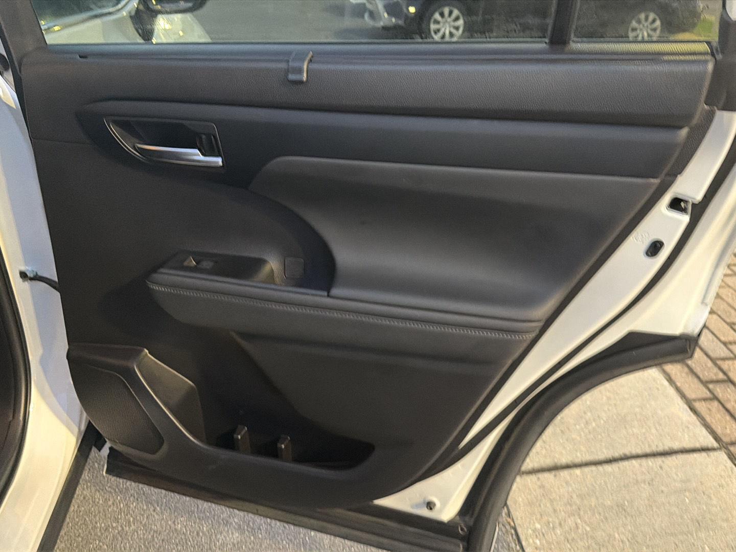 Used 2023 Toyota Highlander Hybrid SUV