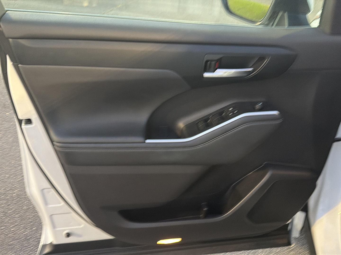 Used 2023 Toyota Highlander Hybrid SUV
