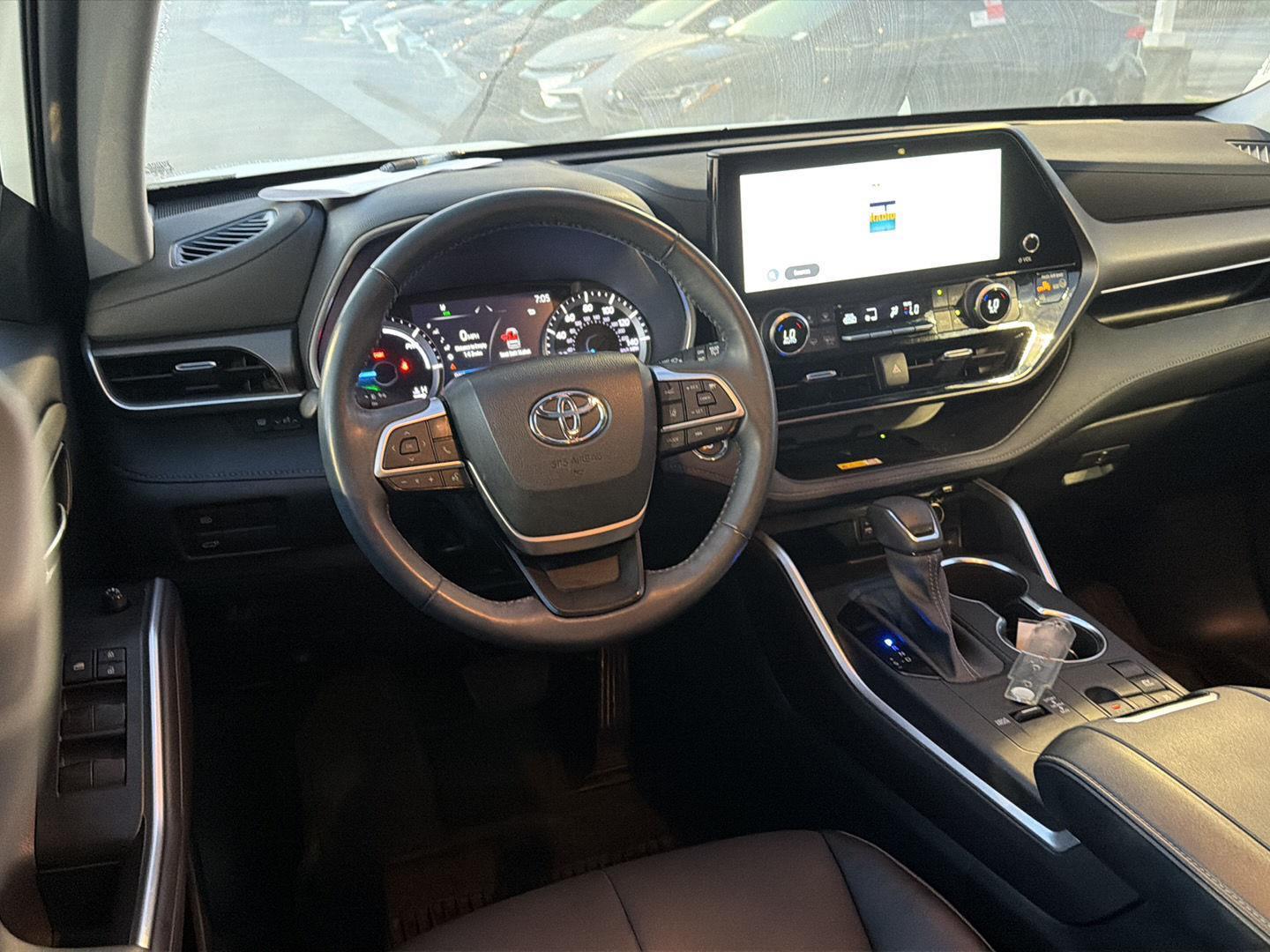 Used 2023 Toyota Highlander Hybrid SUV