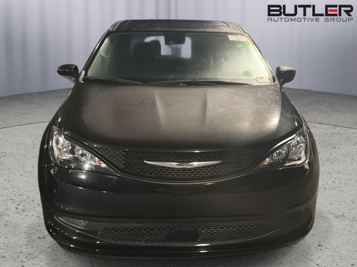 Used 2023 Chrysler Voyager Van
