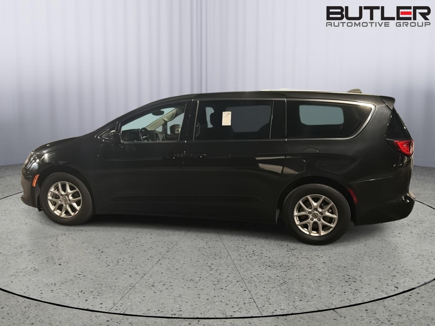 Used 2023 Chrysler Voyager Van