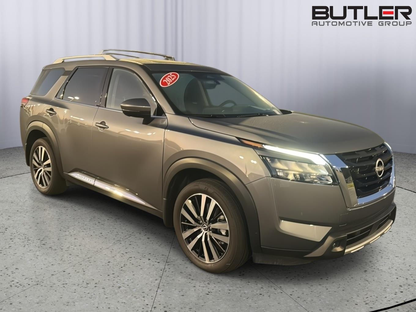 Used 2025 Nissan Pathfinder SUV