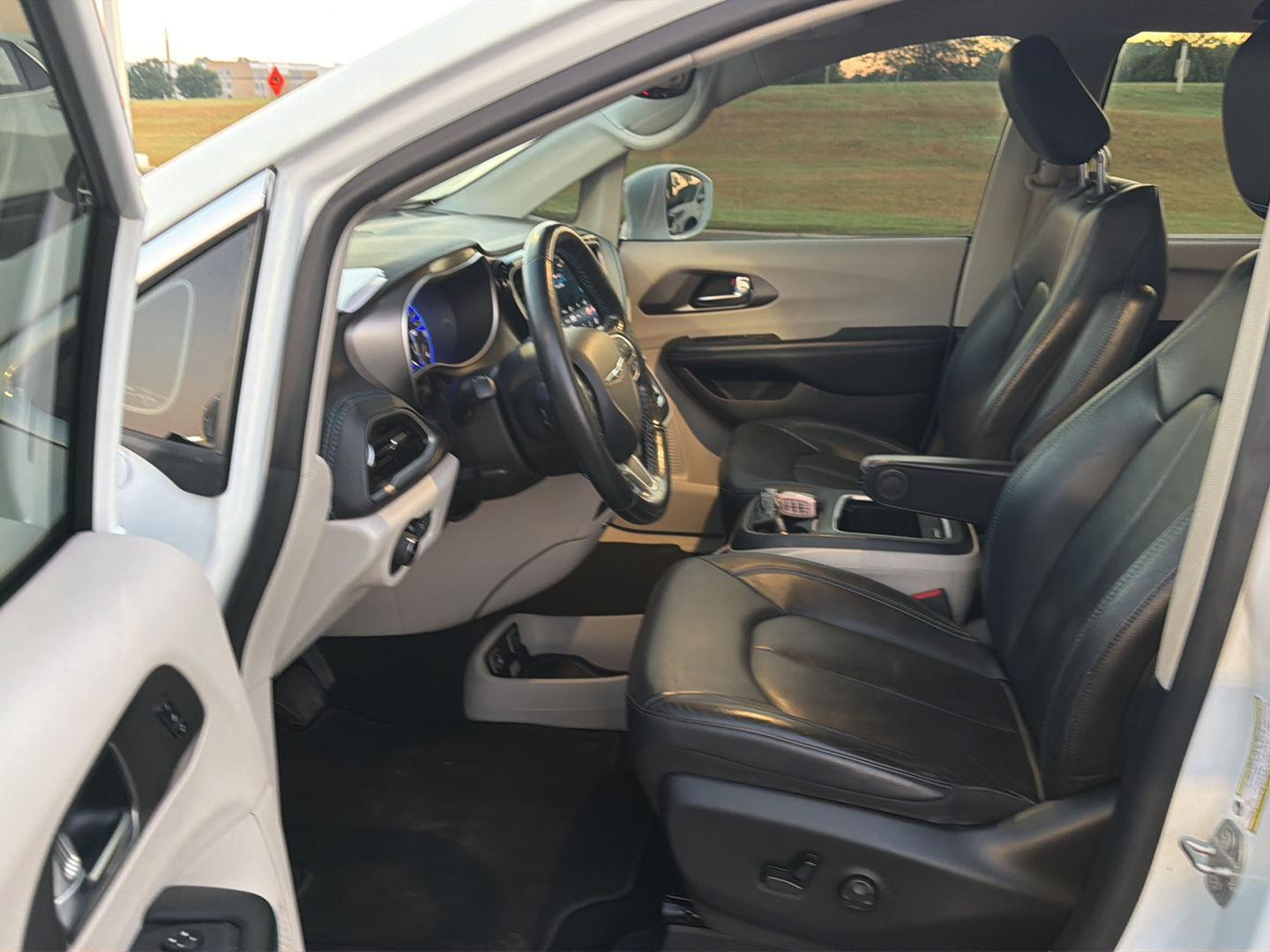 Used 2021 Chrysler Pacifica Van