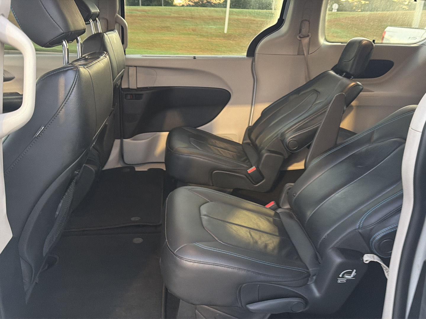 Used 2021 Chrysler Pacifica Van