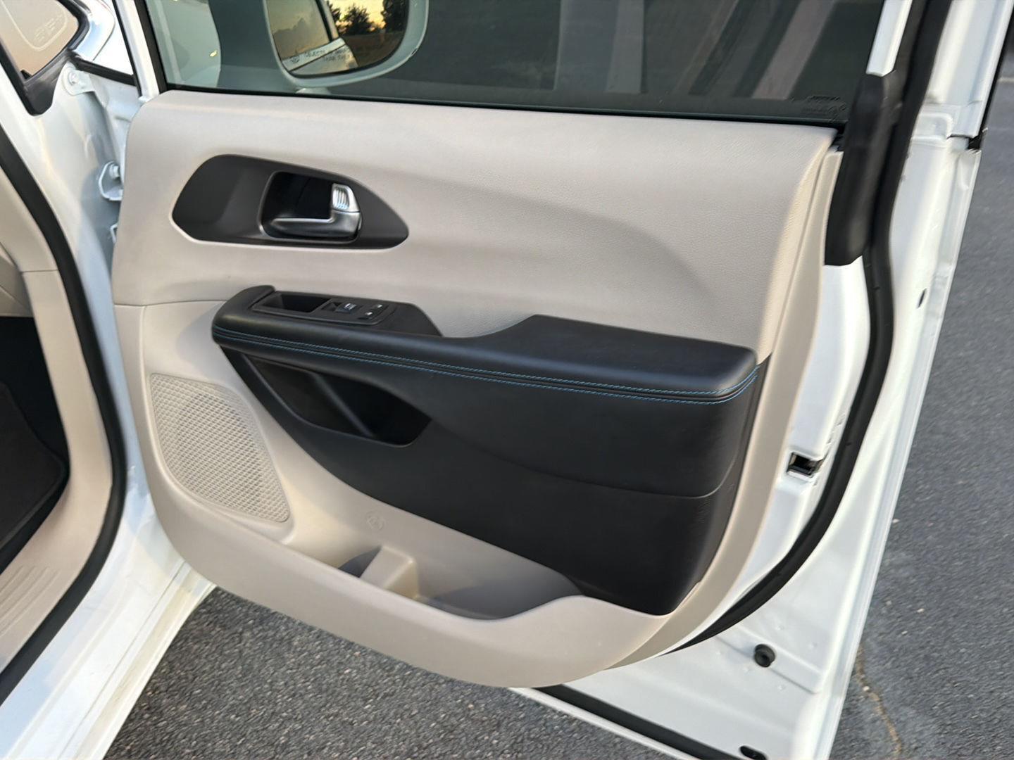Used 2021 Chrysler Pacifica Van