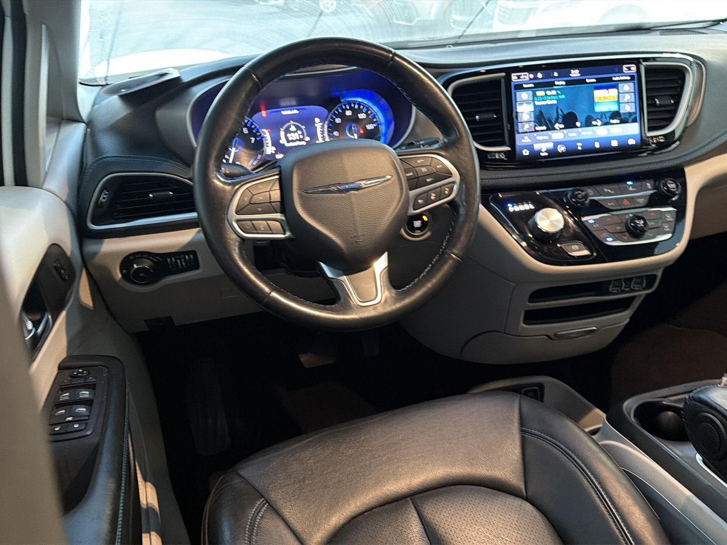 Used 2021 Chrysler Pacifica Van