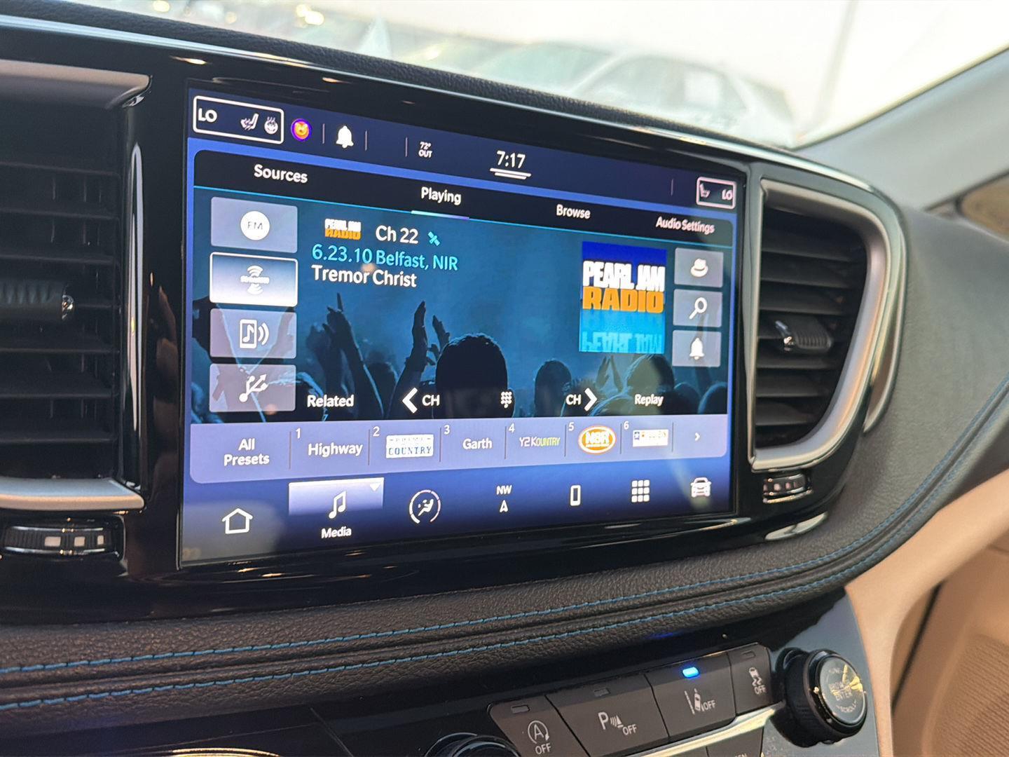 Used 2021 Chrysler Pacifica Van
