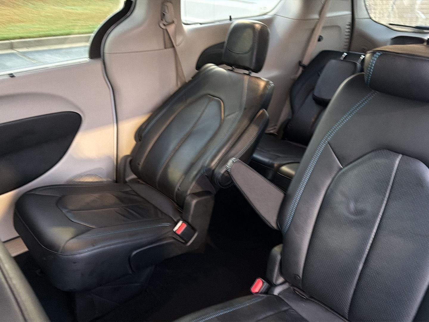 Used 2021 Chrysler Pacifica Van
