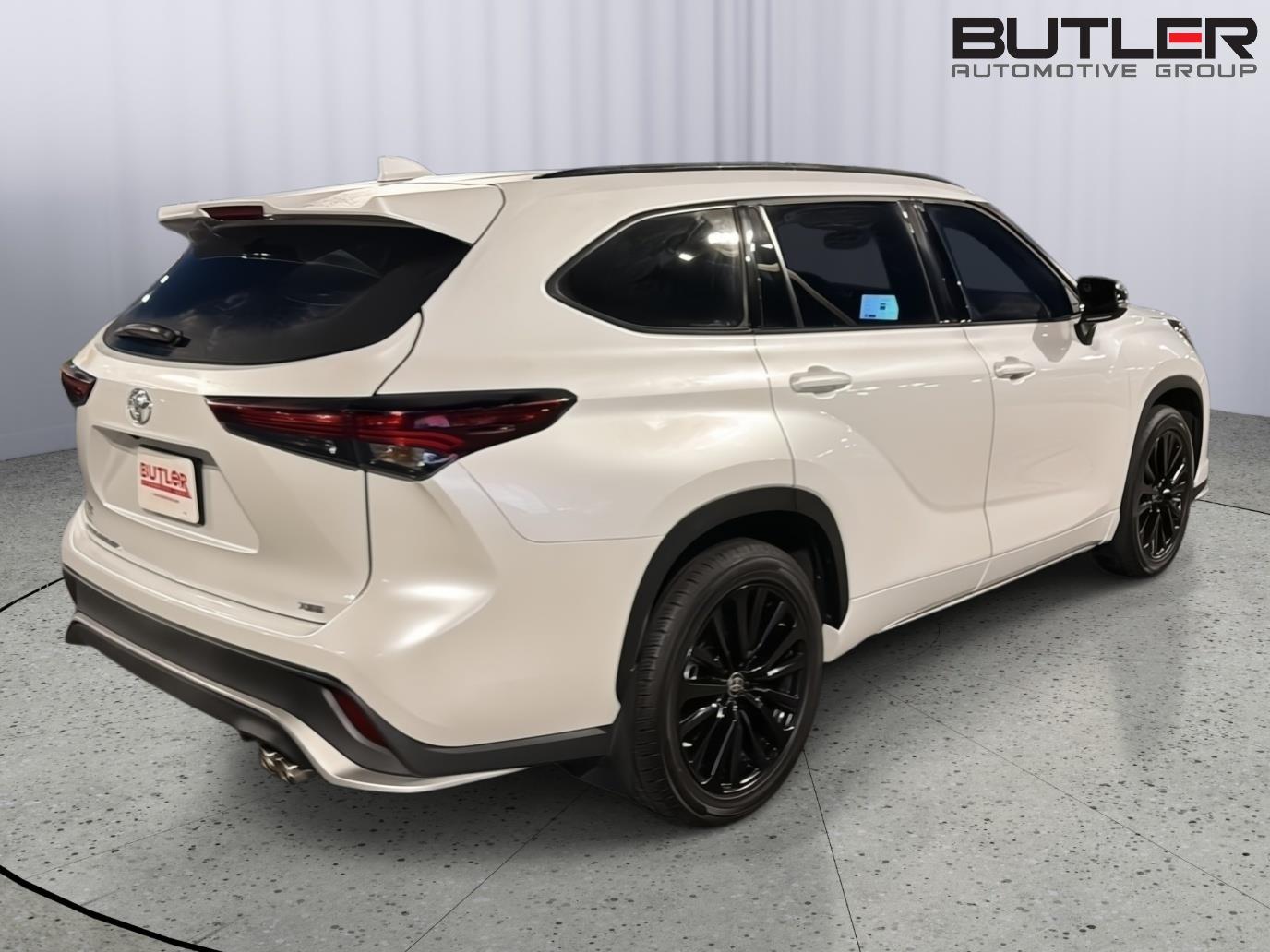 Used 2024 Toyota Highlander SUV