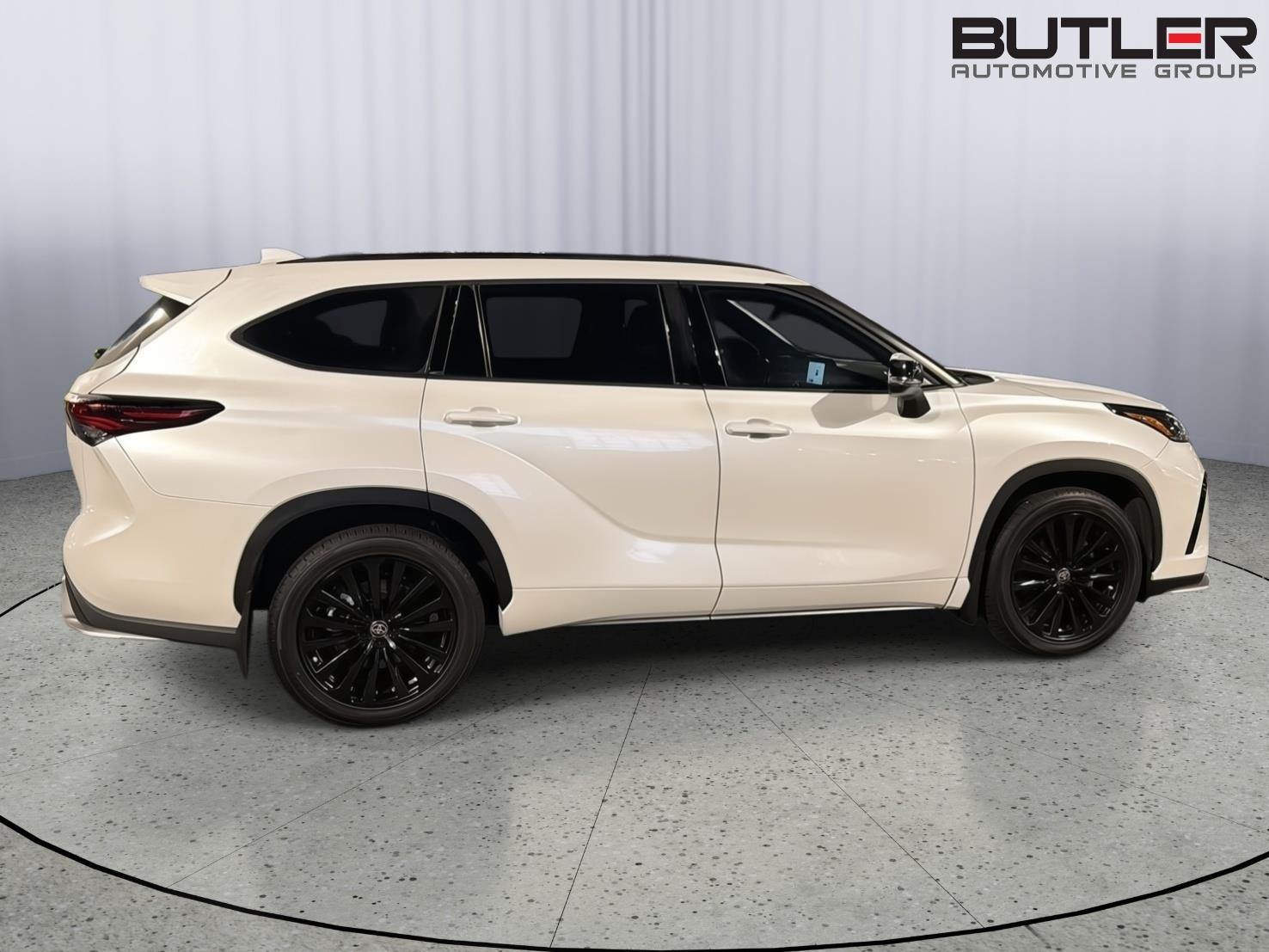 Used 2024 Toyota Highlander SUV