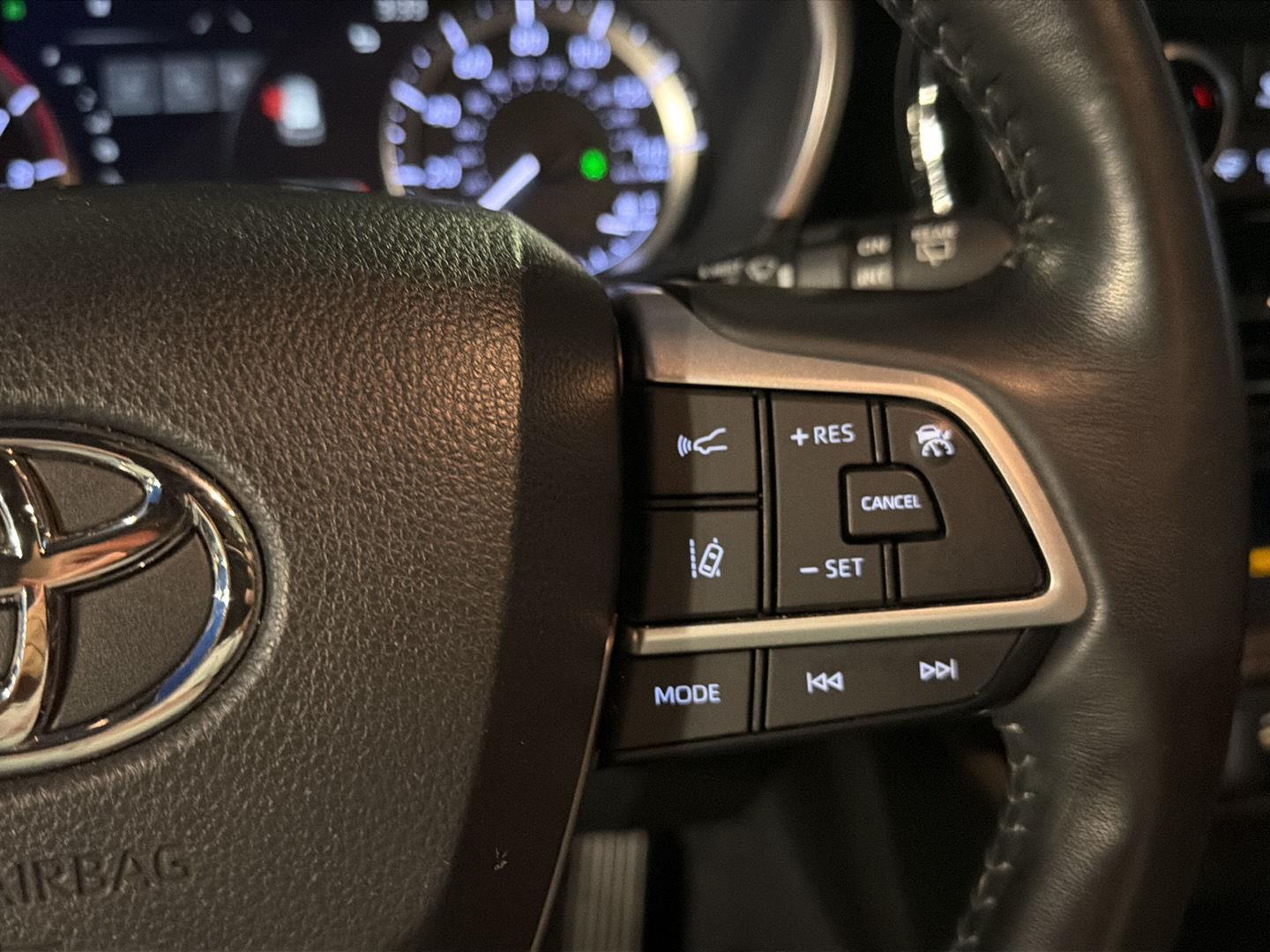 Used 2024 Toyota Highlander SUV