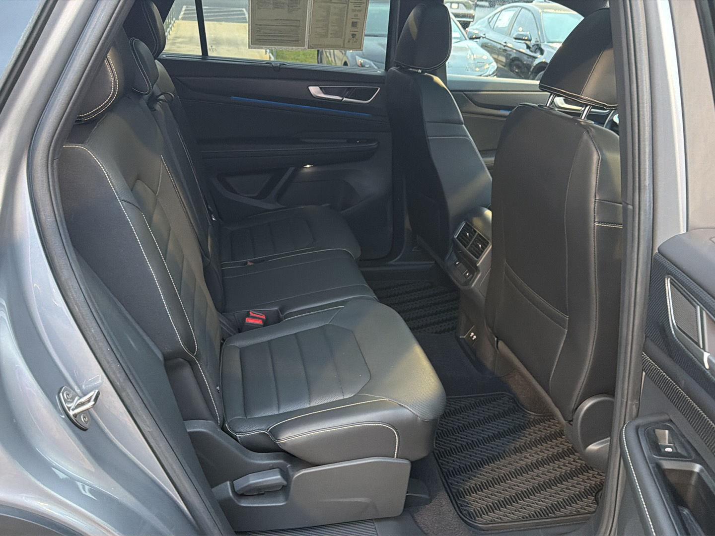 Used 2024 Volkswagen Atlas Cross Sport SUV