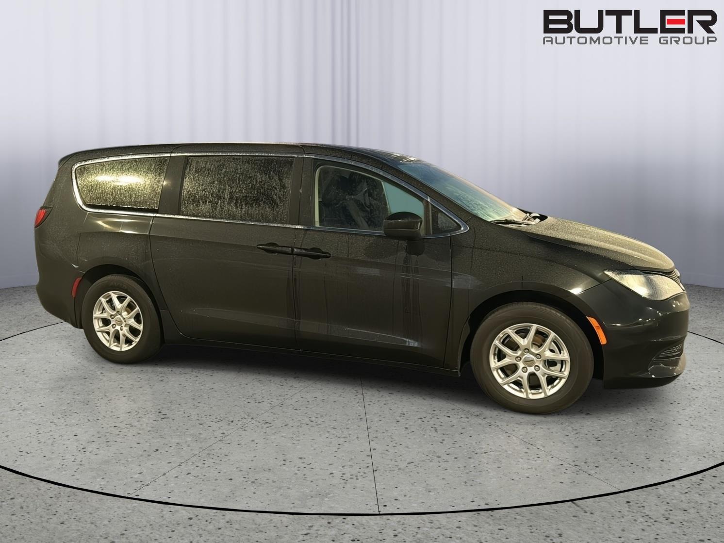 Used 2023 Chrysler Voyager Van