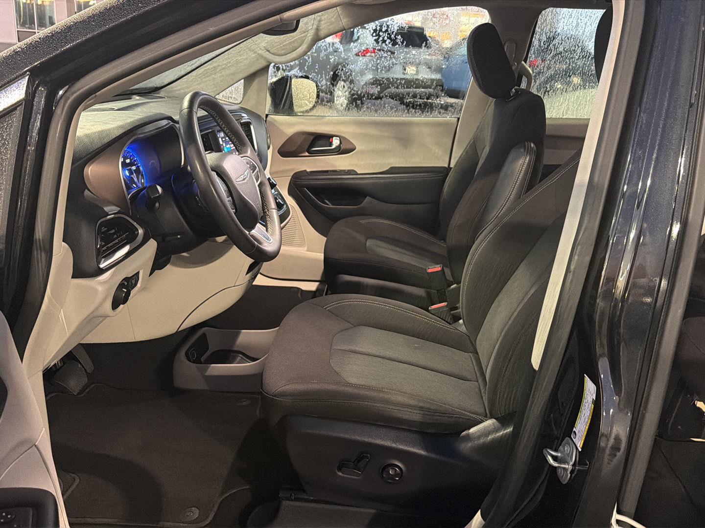 Used 2023 Chrysler Voyager Van