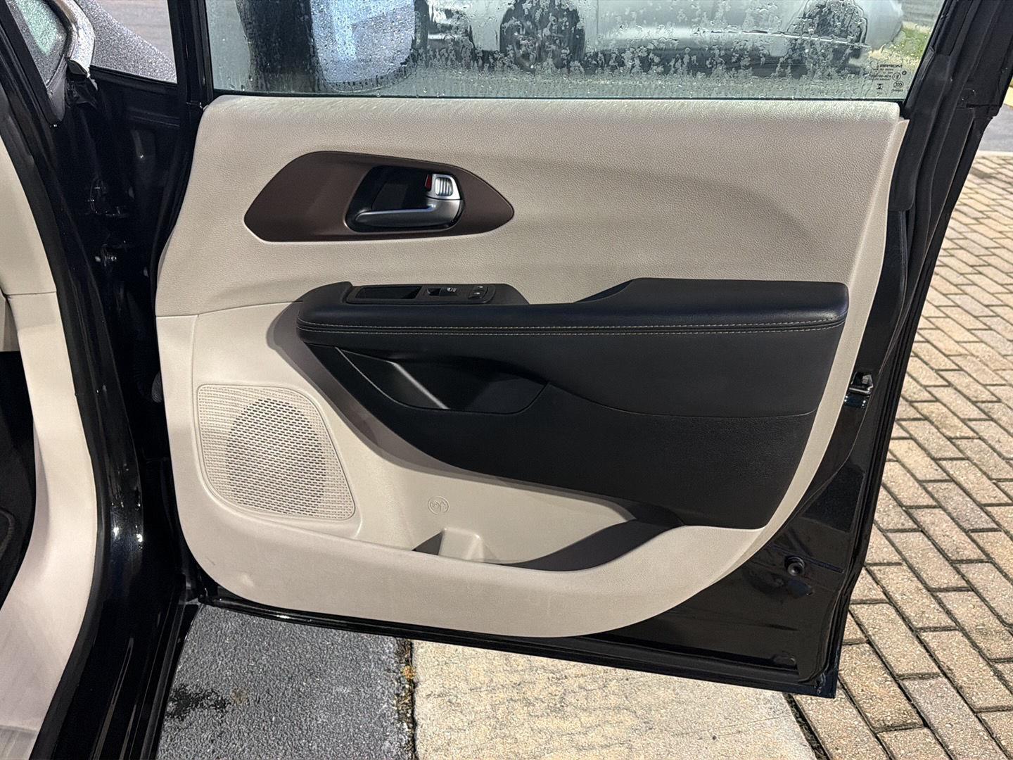 Used 2023 Chrysler Voyager Van
