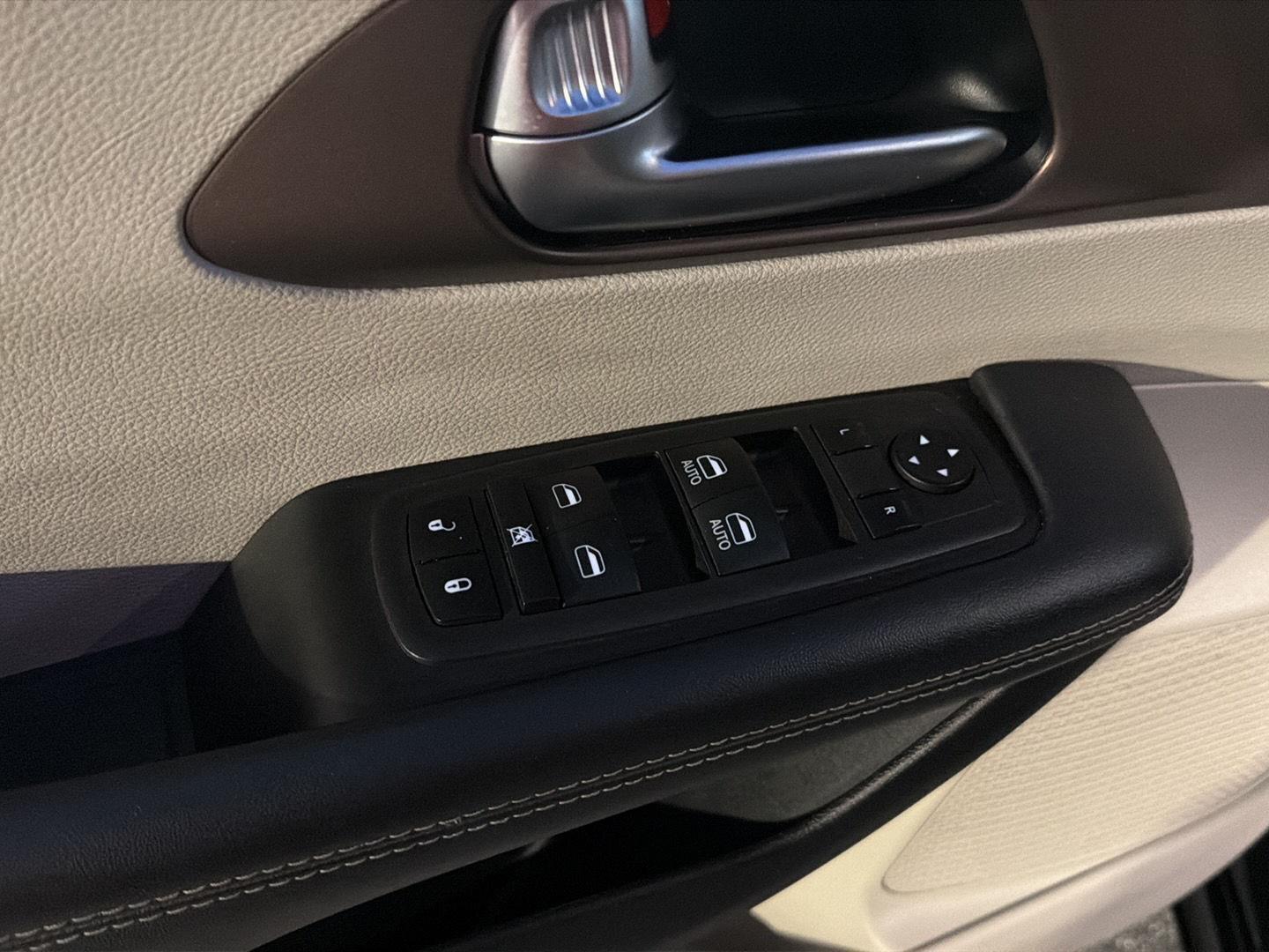 Used 2023 Chrysler Voyager Van