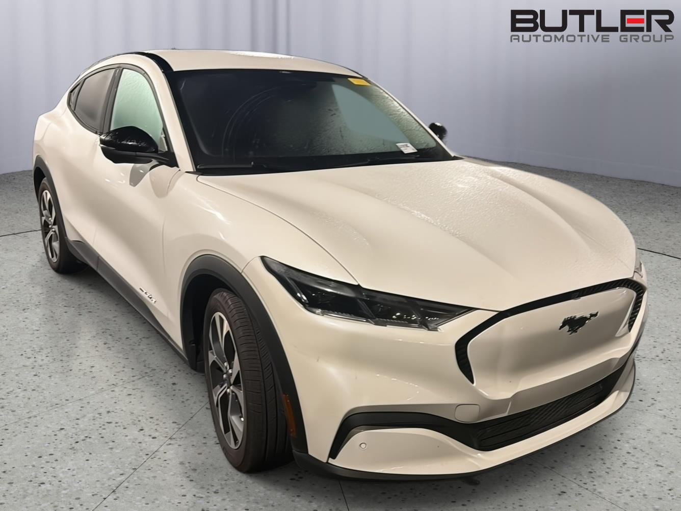 Star White Metallic Tri-Coat 2025 Ford Mustang Mach-E SUV / Crossover Rear-Wheel Drive 1-Speed Dual Clutch