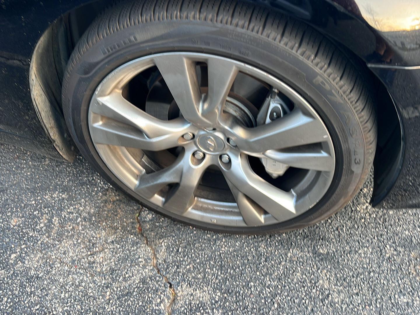 View vehicle photo 7