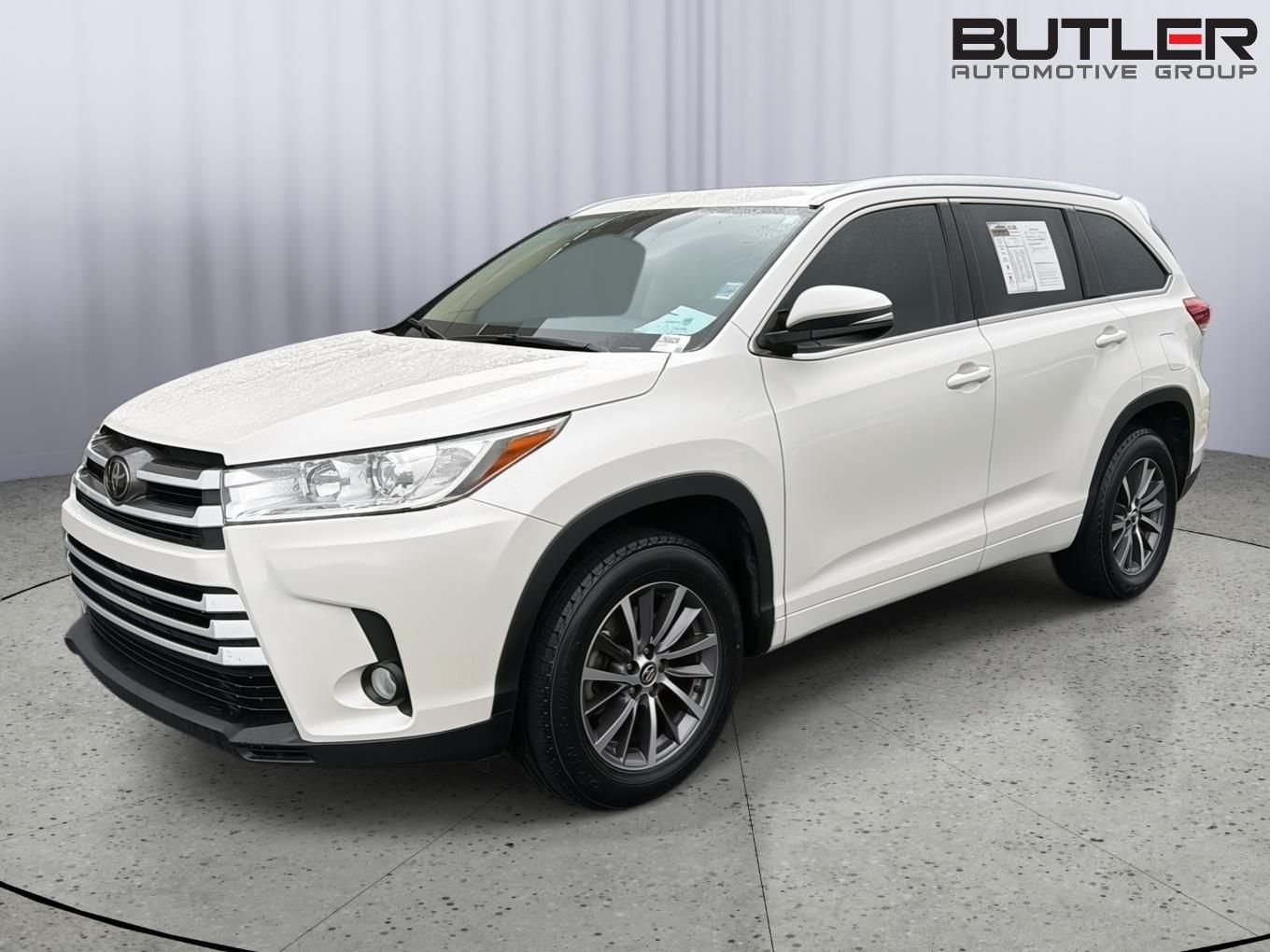 White (Blizzard Pearl) 2018 Toyota Highlander SUV / Crossover Front-Wheel Drive 8-Speed Automatic