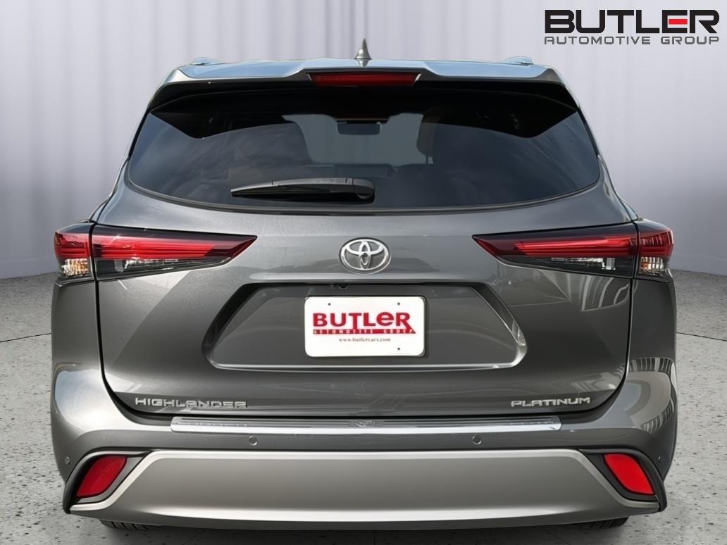 Used 2024 Toyota Highlander SUV