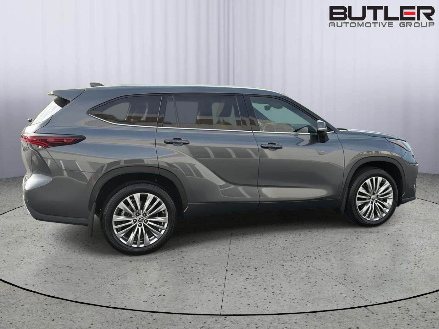 Used 2024 Toyota Highlander SUV