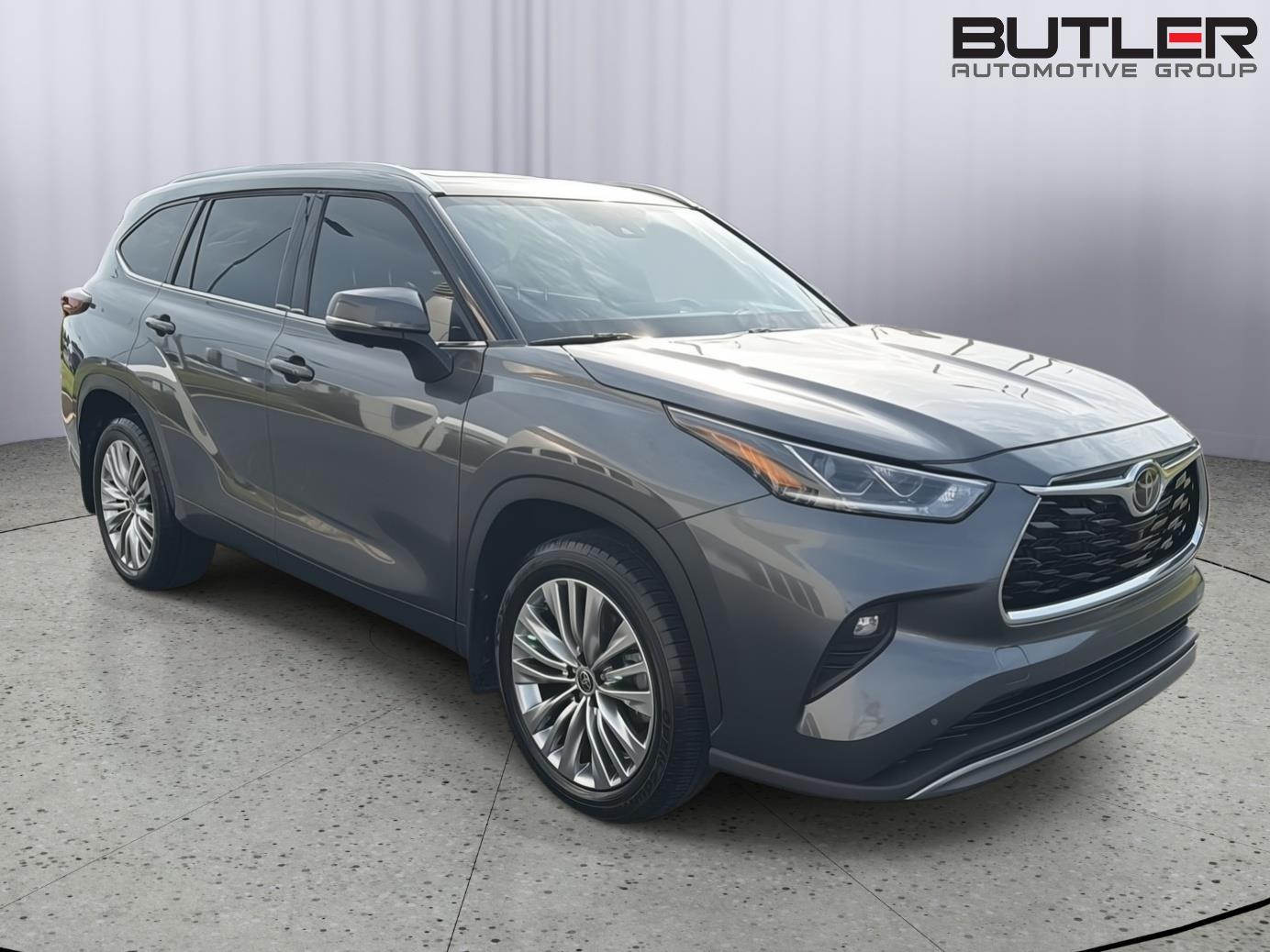 Used 2024 Toyota Highlander SUV