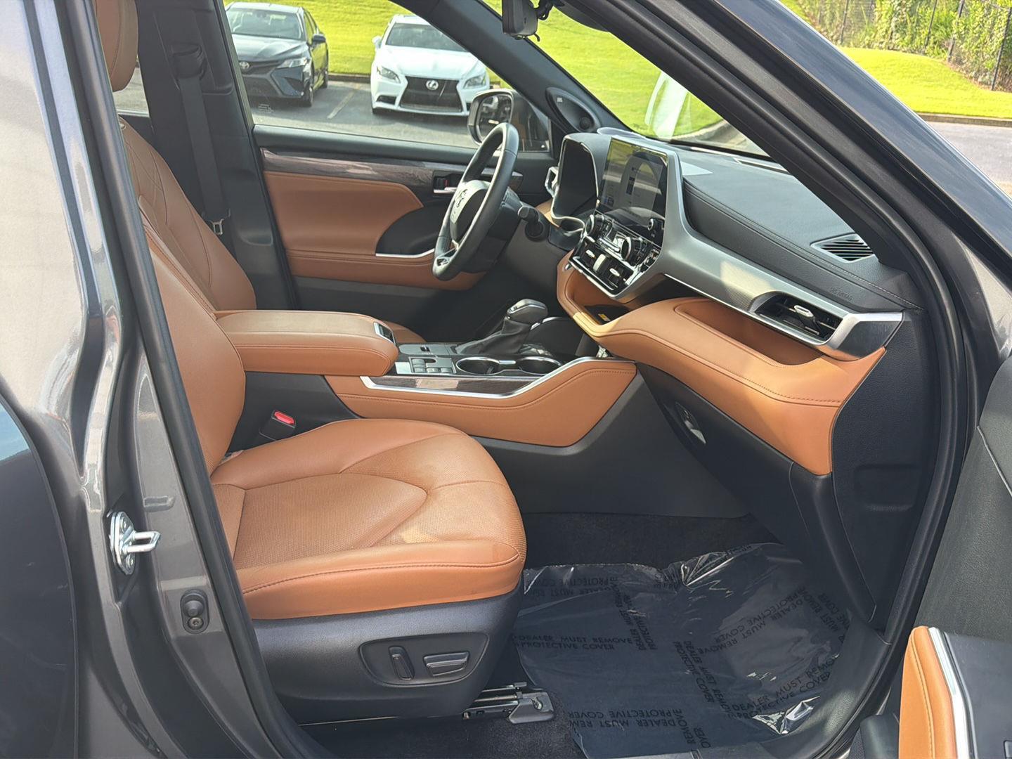 Used 2024 Toyota Highlander SUV