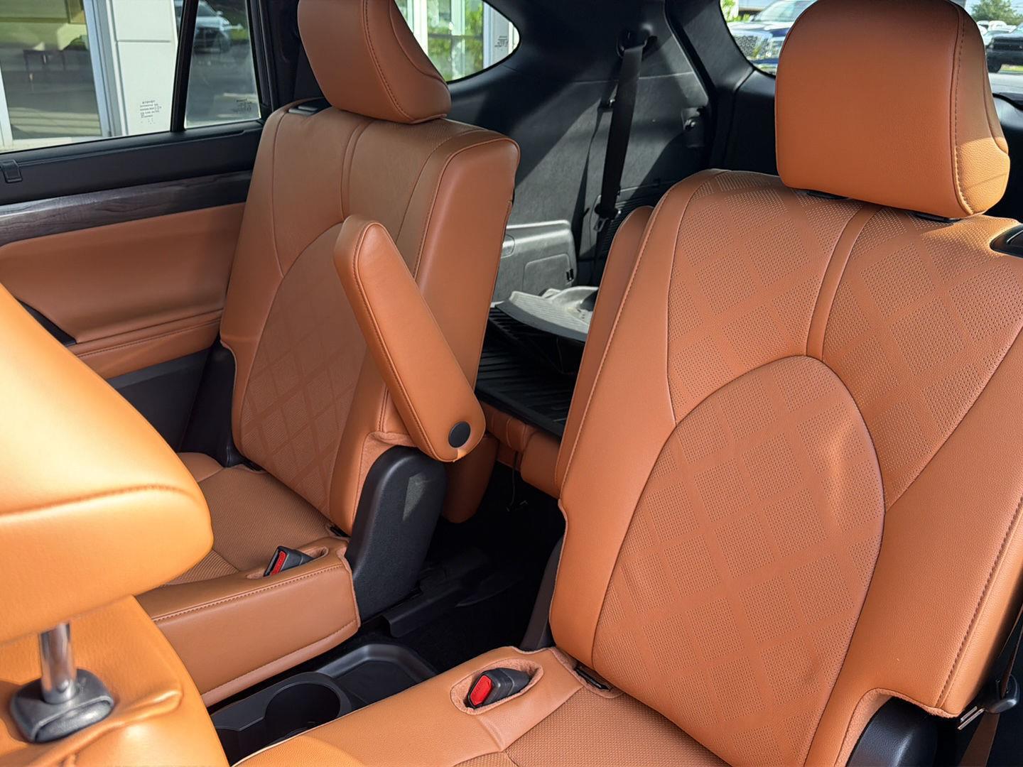 Used 2024 Toyota Highlander SUV