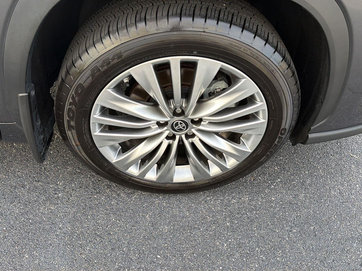 Used 2024 Toyota Highlander SUV