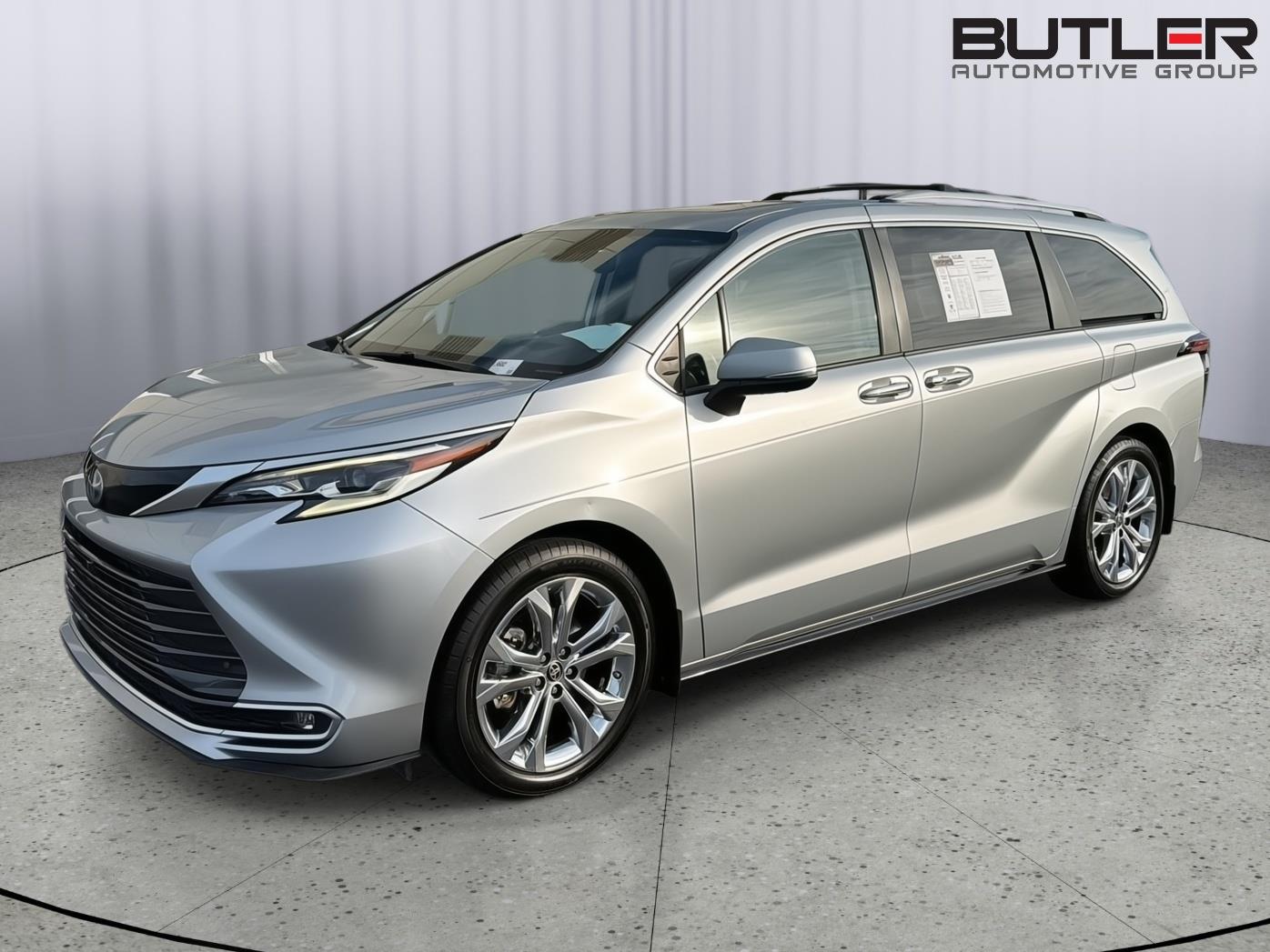 Used 2023 Toyota Sienna Van