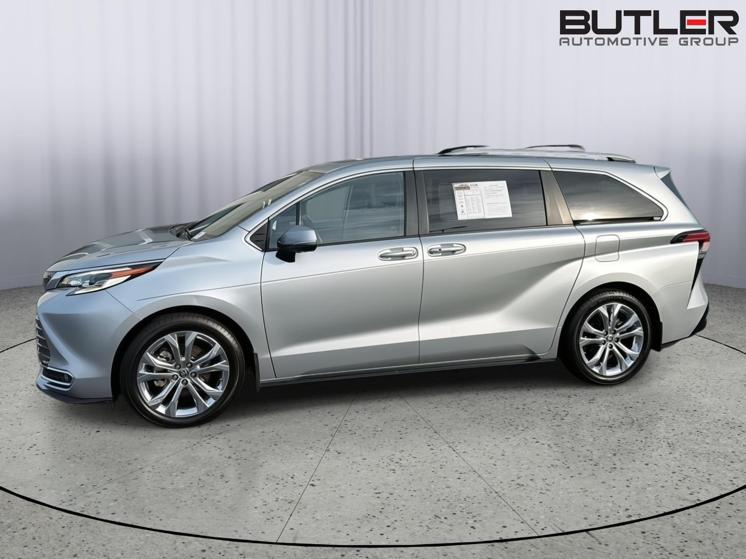 Used 2023 Toyota Sienna Van