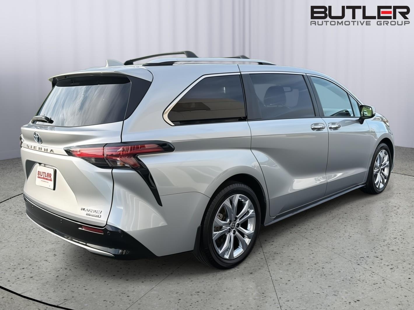 Used 2023 Toyota Sienna Van