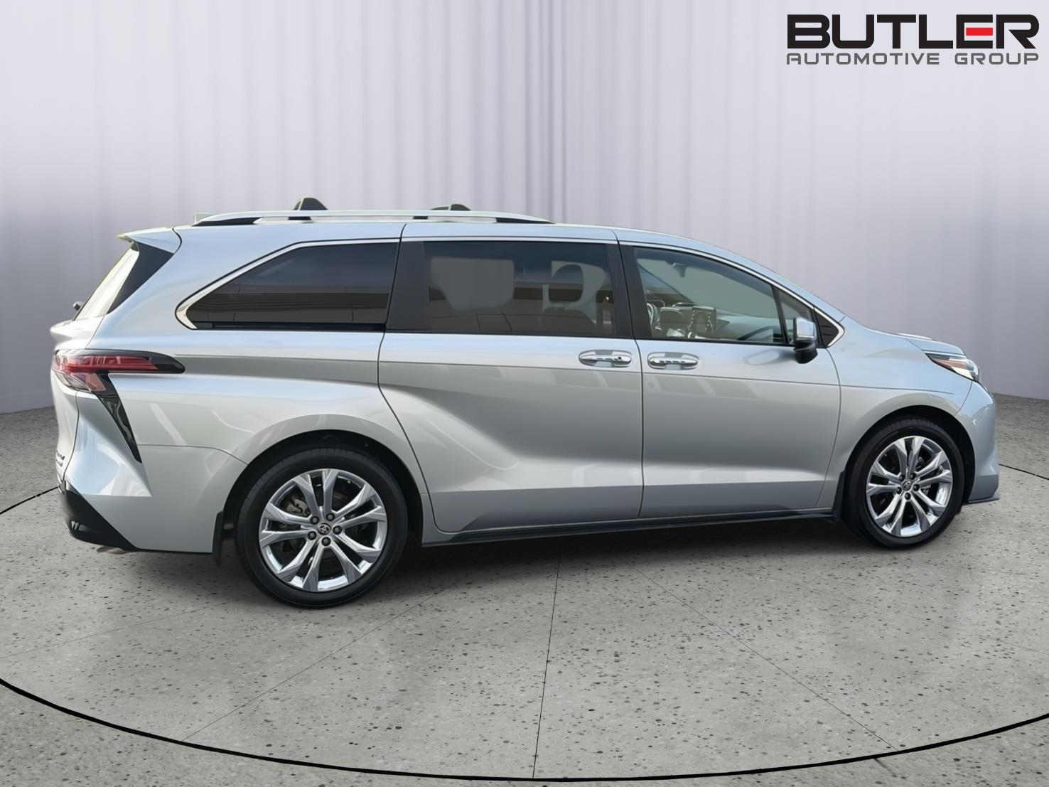 Used 2023 Toyota Sienna Van