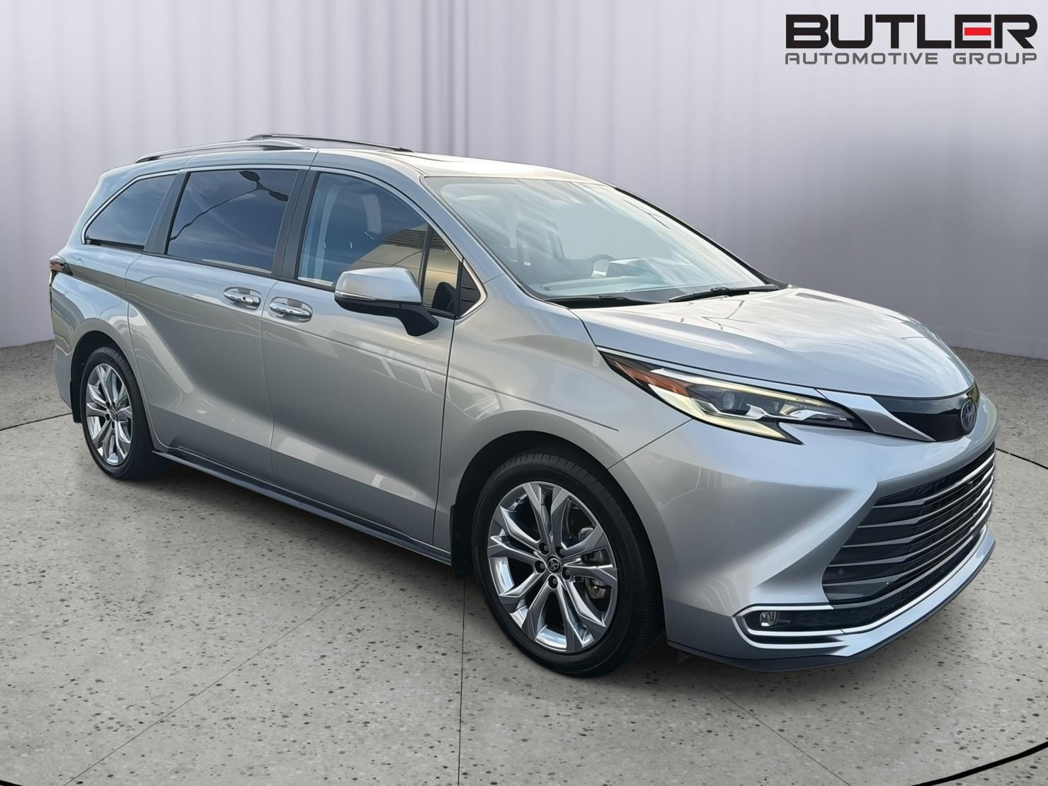 Used 2023 Toyota Sienna Van