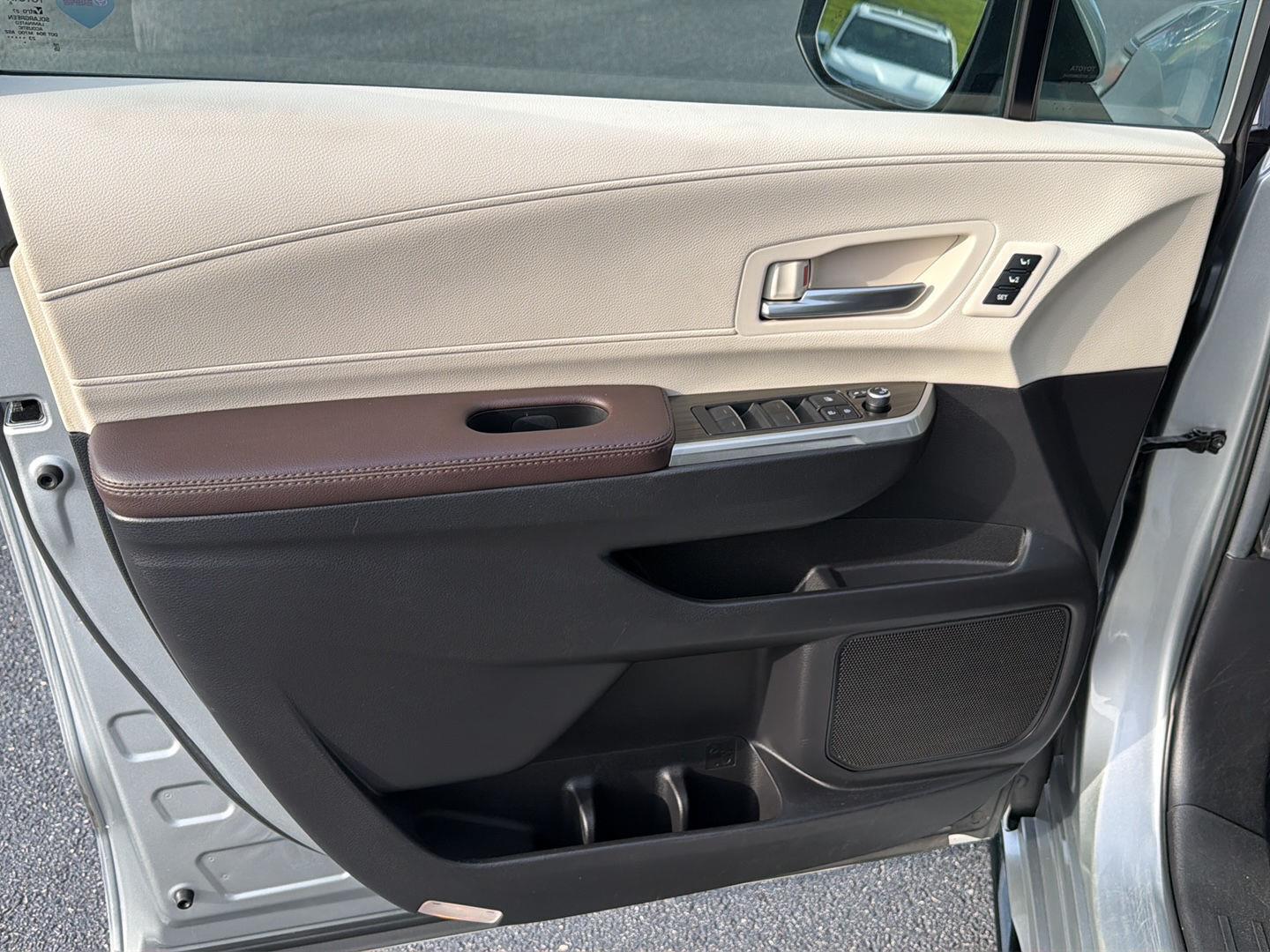 Used 2023 Toyota Sienna Van