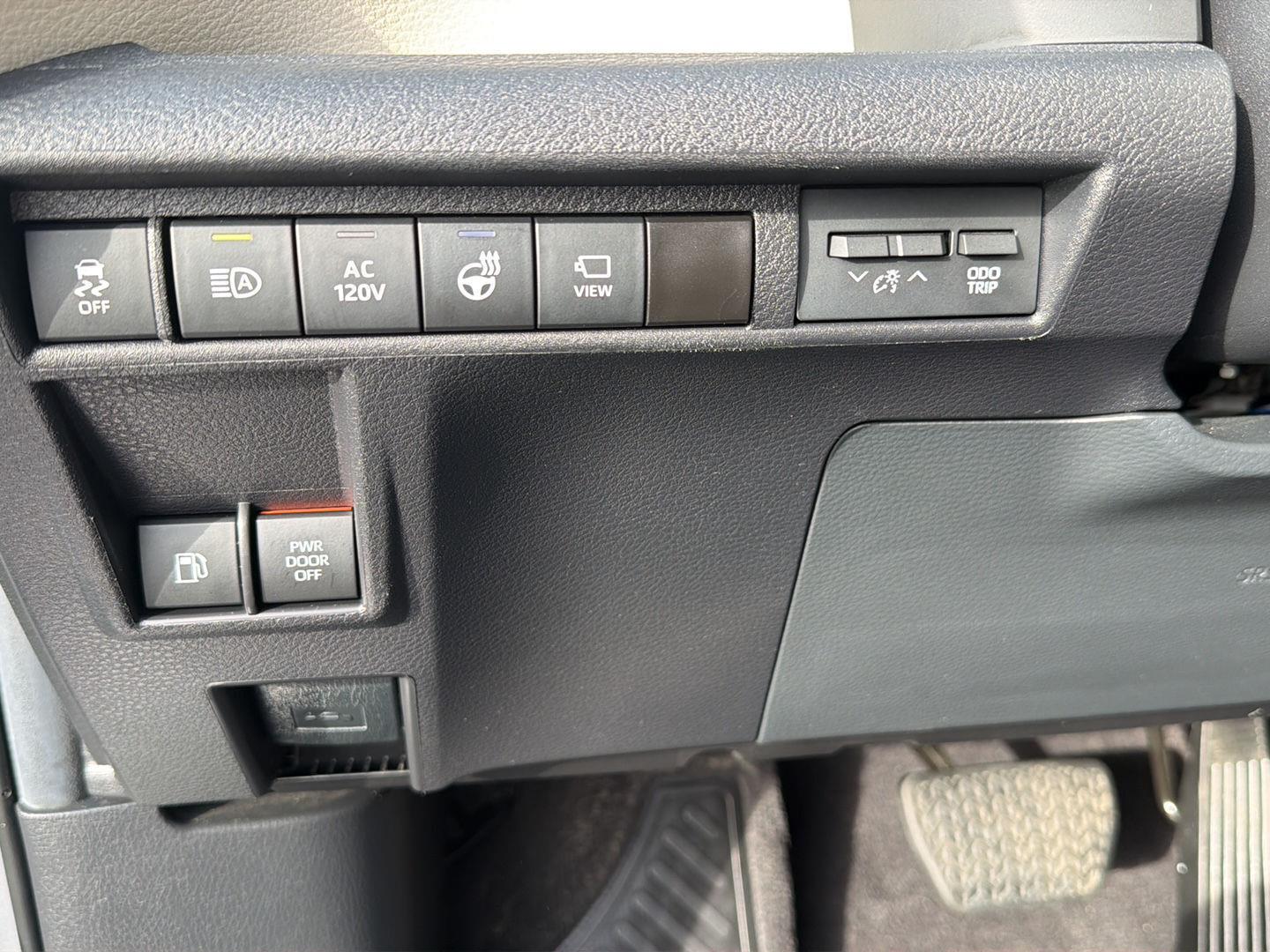 Used 2023 Toyota Sienna Van