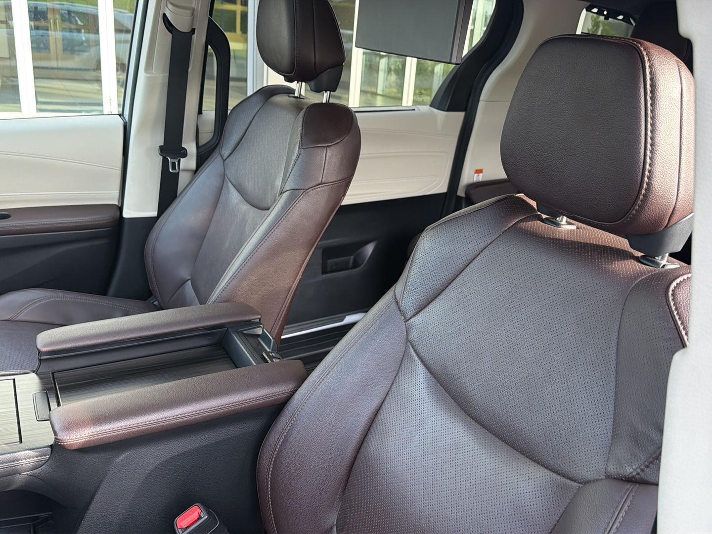 Used 2023 Toyota Sienna Van