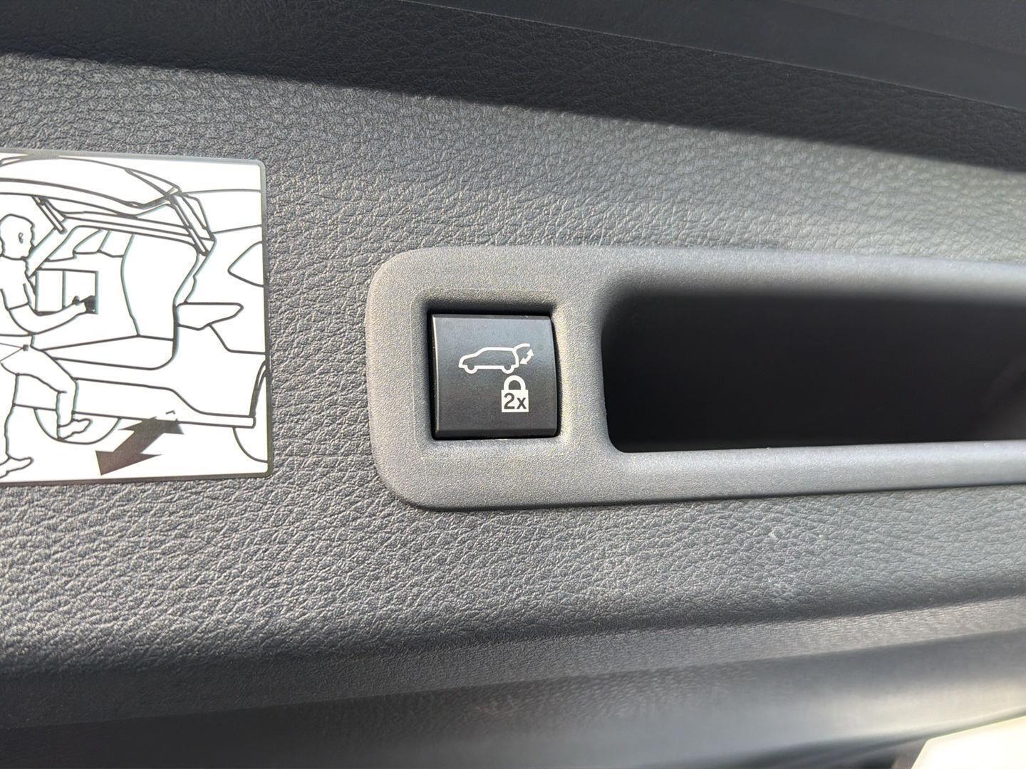 Used 2023 Toyota Sienna Van