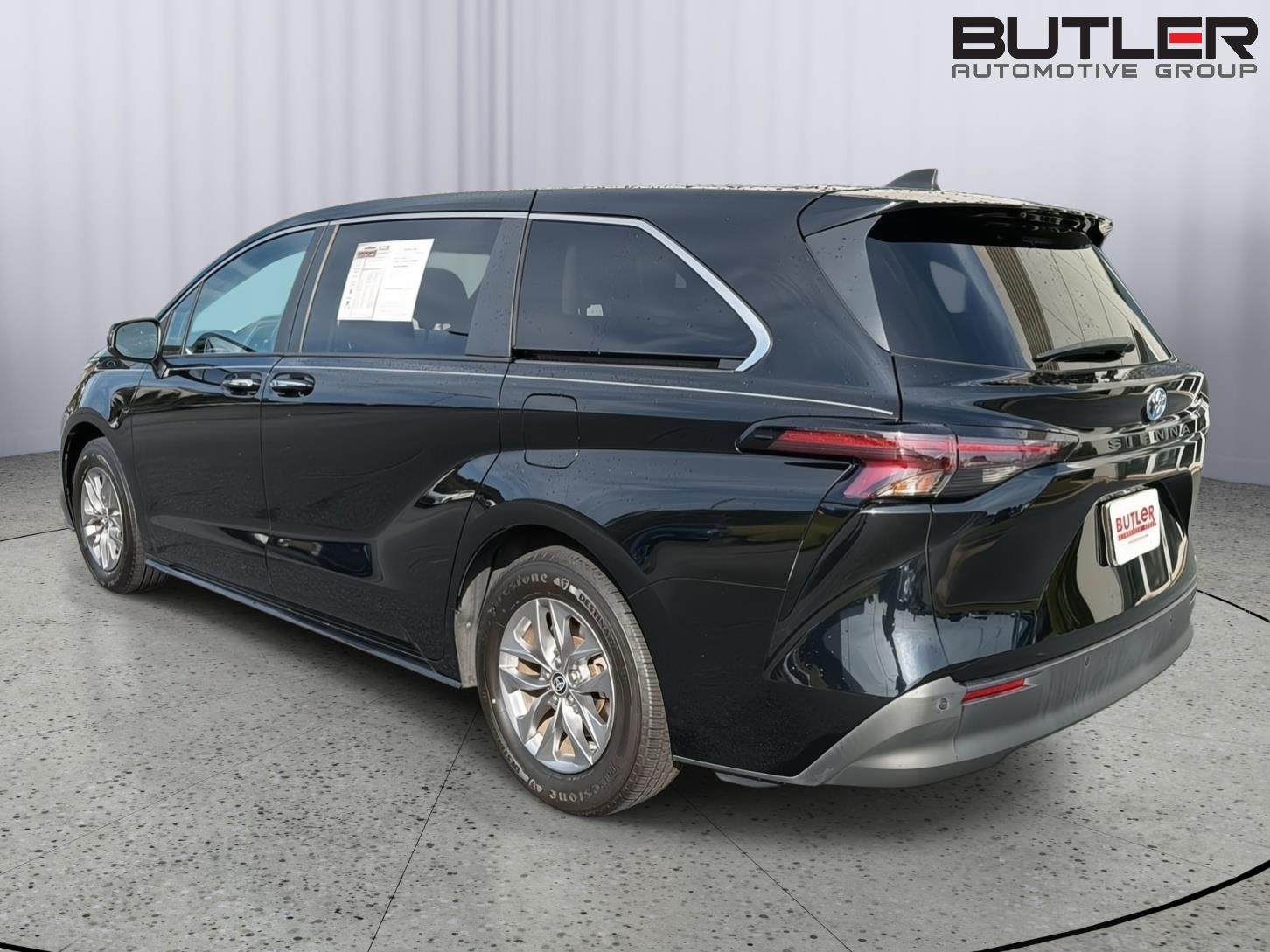 Used 2023 Toyota Sienna Van